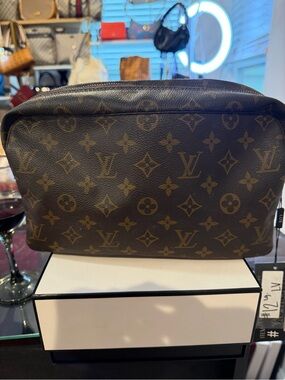 Louis Vuitton Monogram Canvas Toiletry Bag.. Large.